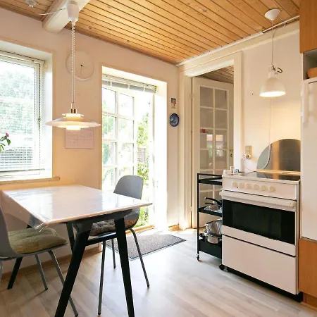 11 Person In R Sk Bing Hotel Ærøskøbing