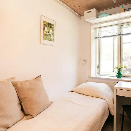 Hotel 11 Person In R Sk Bing 4*