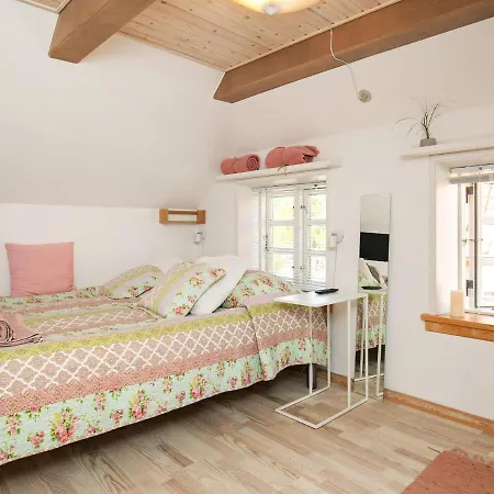 11 Person In R Sk Bing Hotel 4*