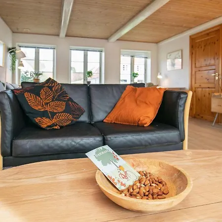 11 Person In R Sk Bing Hotel Ærøskøbing