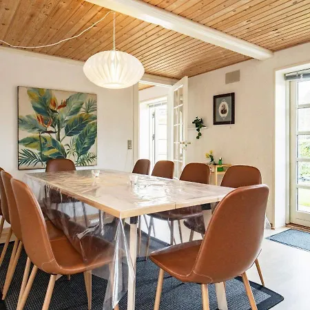 11 Person In R Sk Bing Ærøskøbing